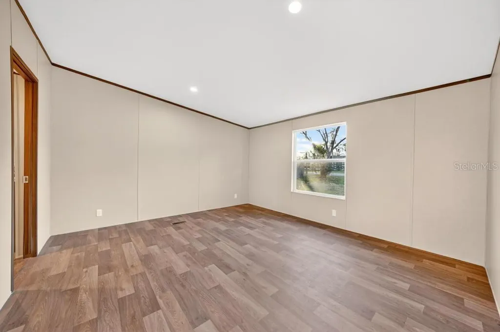 43740 Sunset Drive Paisley FL 32767