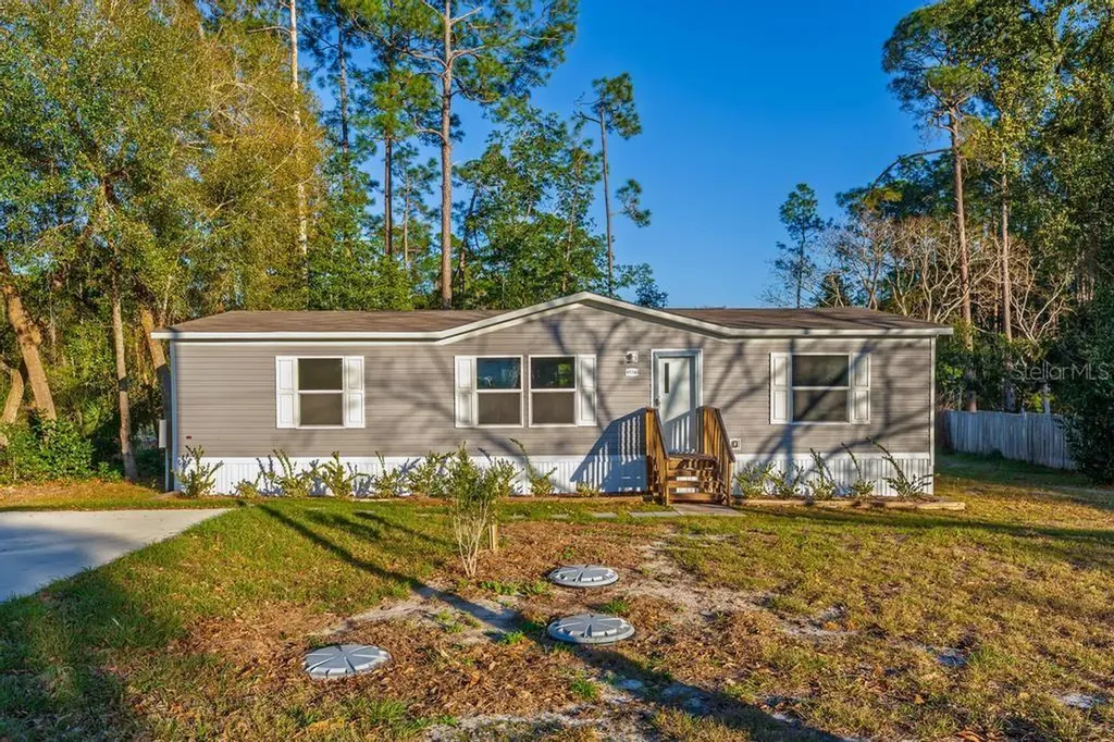 43740 Sunset Drive Paisley FL 32767