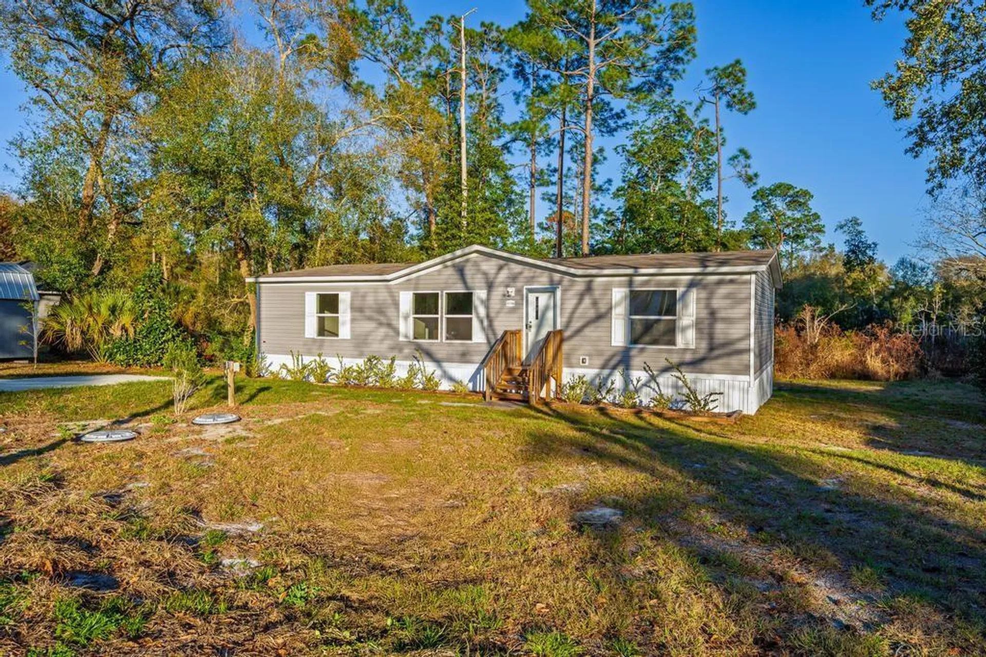 43740 Sunset Drive Paisley FL 32767