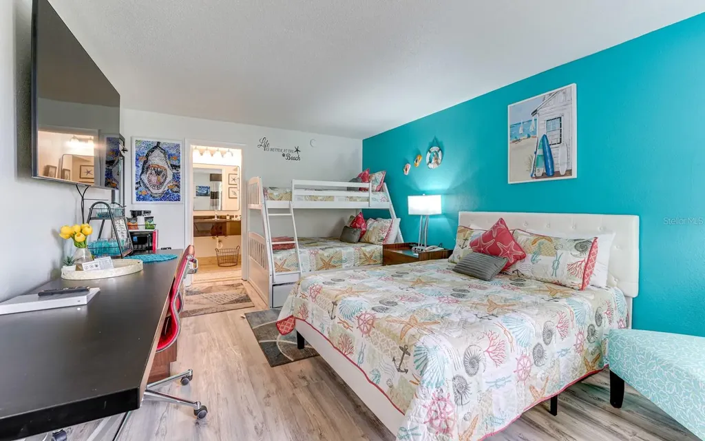 7150 N Tamiami Trail Sarasota FL 34243