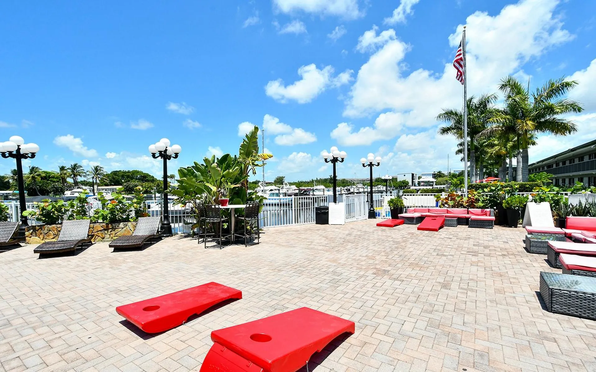 7150 N Tamiami Trail Sarasota FL 34243