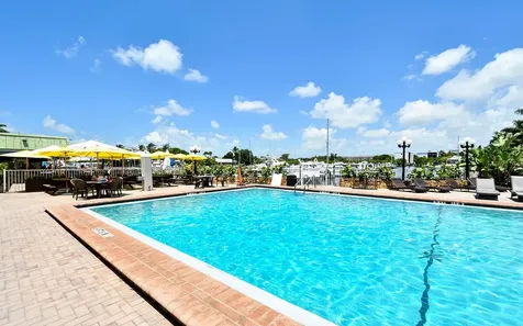 7150 N Tamiami Trail Sarasota FL 34243