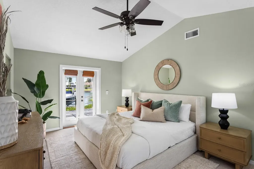 918 Shagos Drive Apollo Beach FL 33572