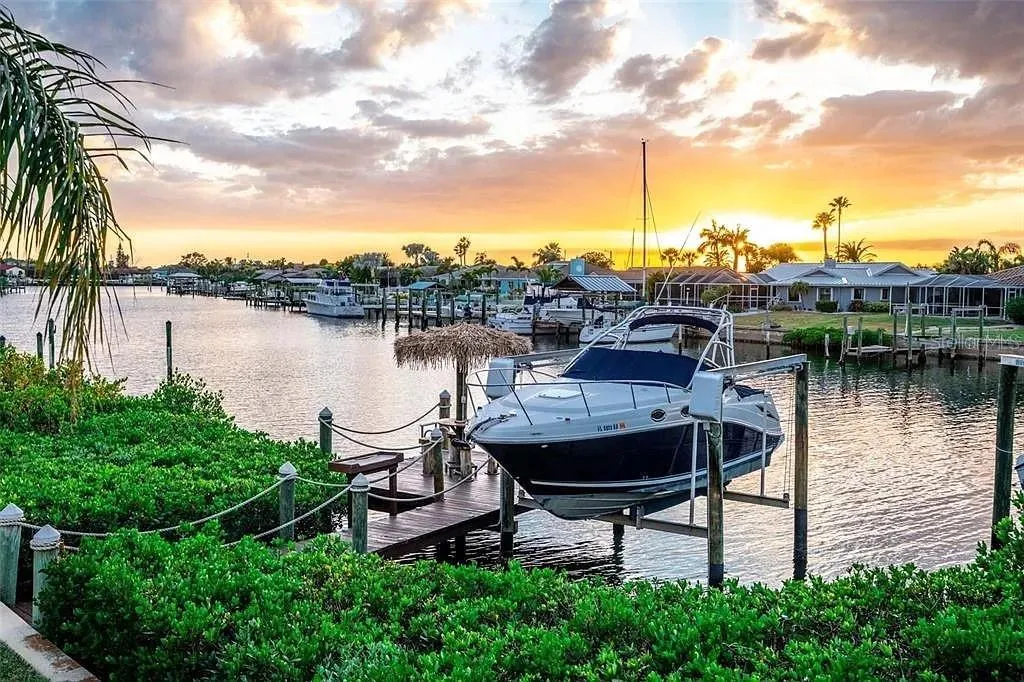 918 Shagos Drive Apollo Beach FL 33572