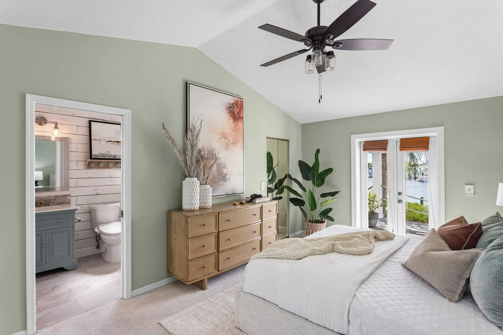 918 Shagos Drive Apollo Beach FL 33572