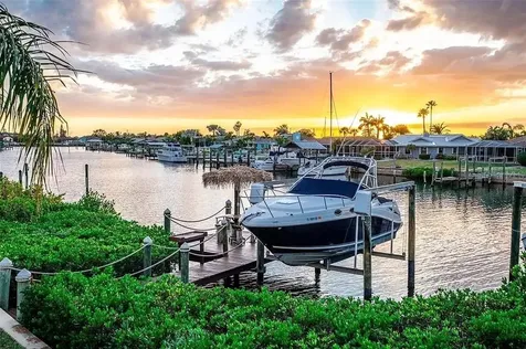 918 Shagos Drive Apollo Beach FL 33572
