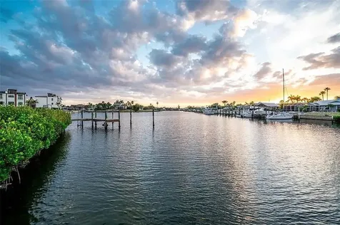 918 Shagos Drive Apollo Beach FL 33572
