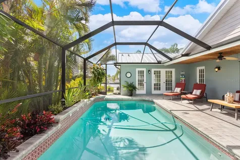 918 Shagos Drive Apollo Beach FL 33572