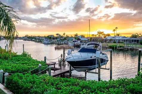 918 Shagos Drive Apollo Beach FL 33572