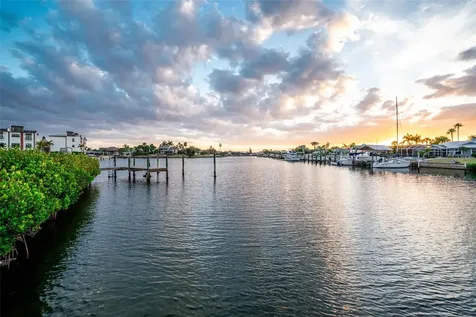 918 Shagos Drive Apollo Beach FL 33572
