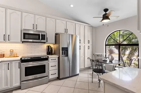 918 Shagos Drive Apollo Beach FL 33572
