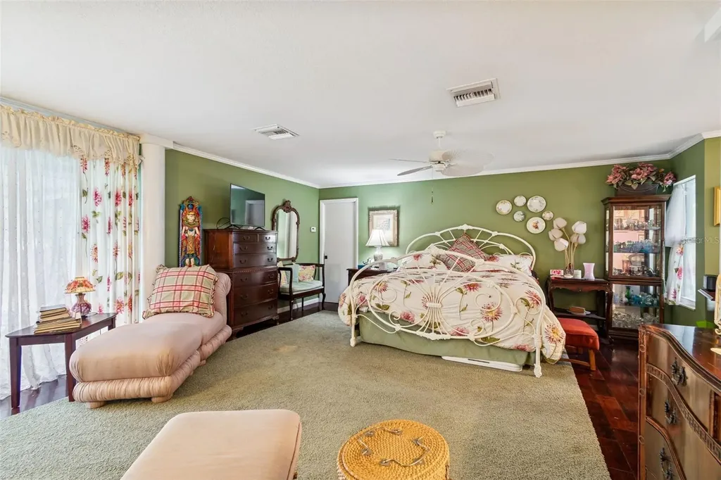 606 Grovewood Lane Largo FL 33770