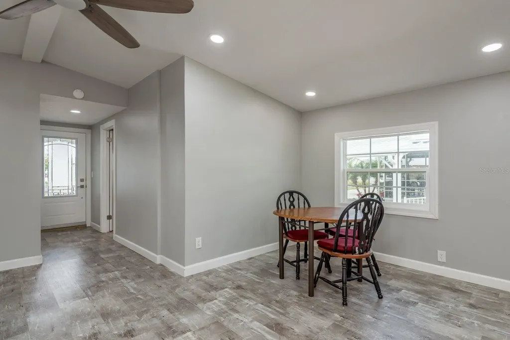 108 Dolphin Drive E Oldsmar FL 34677