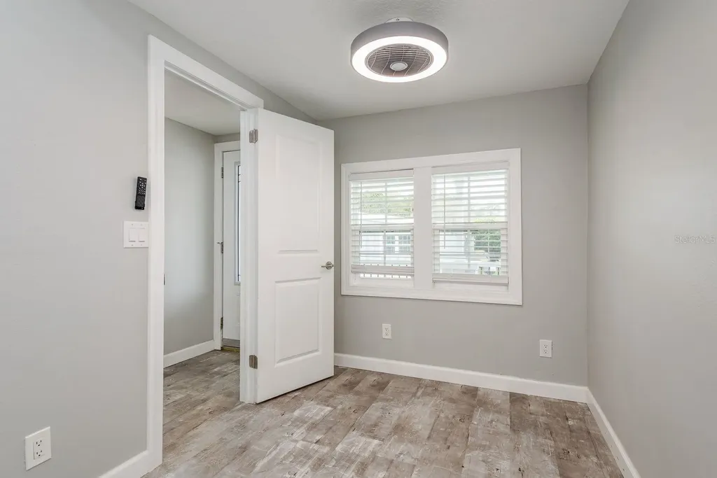 108 Dolphin Drive E Oldsmar FL 34677