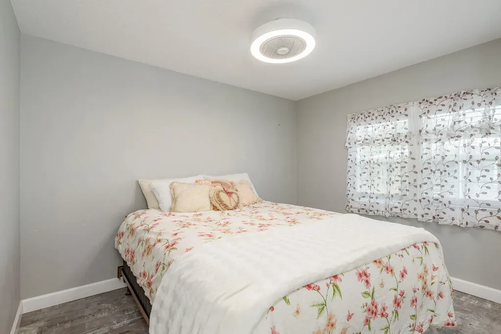 108 Dolphin Drive E Oldsmar FL 34677