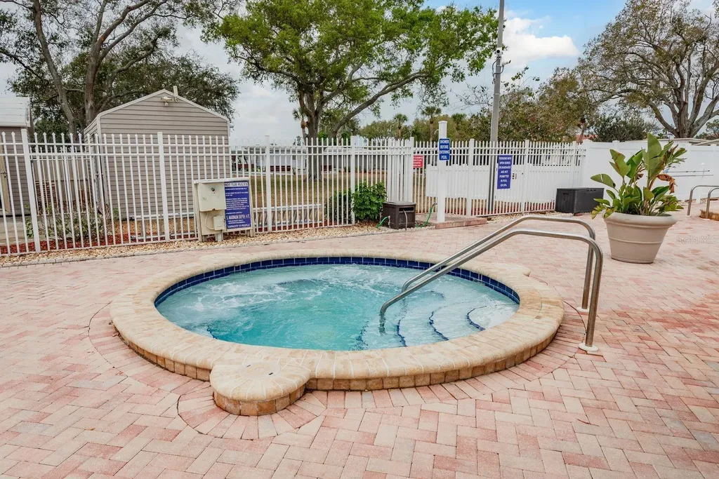 108 Dolphin Drive E Oldsmar FL 34677