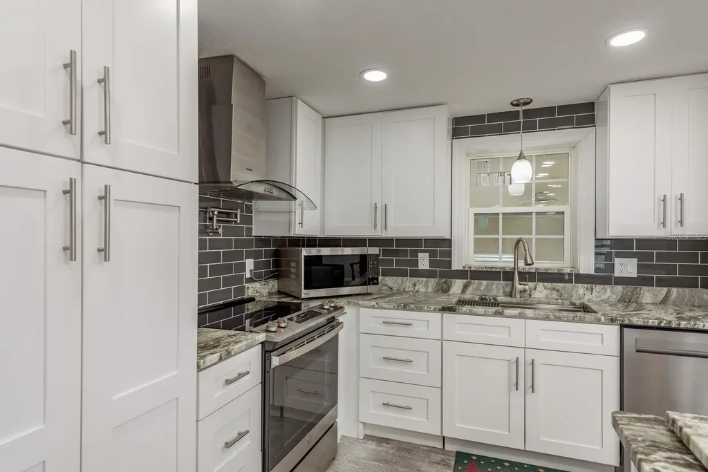 108 Dolphin Drive E Oldsmar FL 34677