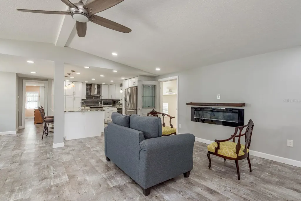 108 Dolphin Drive E Oldsmar FL 34677