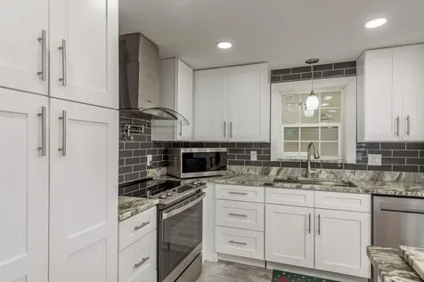 108 Dolphin Drive E Oldsmar FL 34677