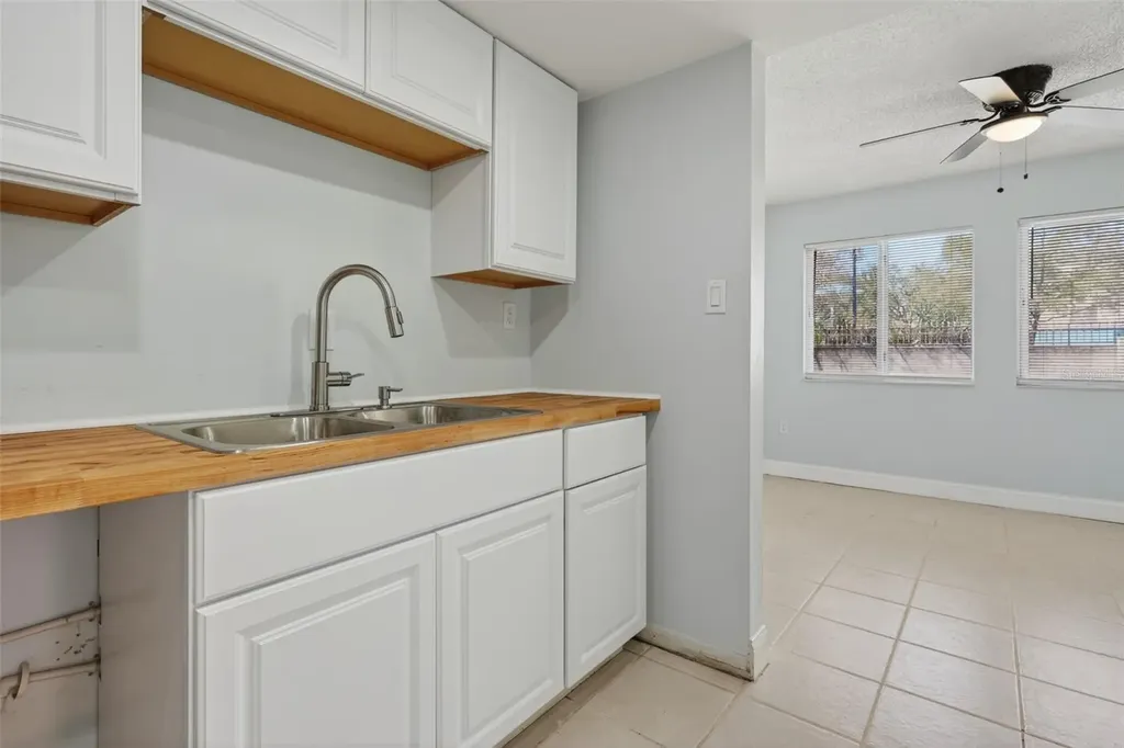 5032 Downing Street Orlando FL 32839