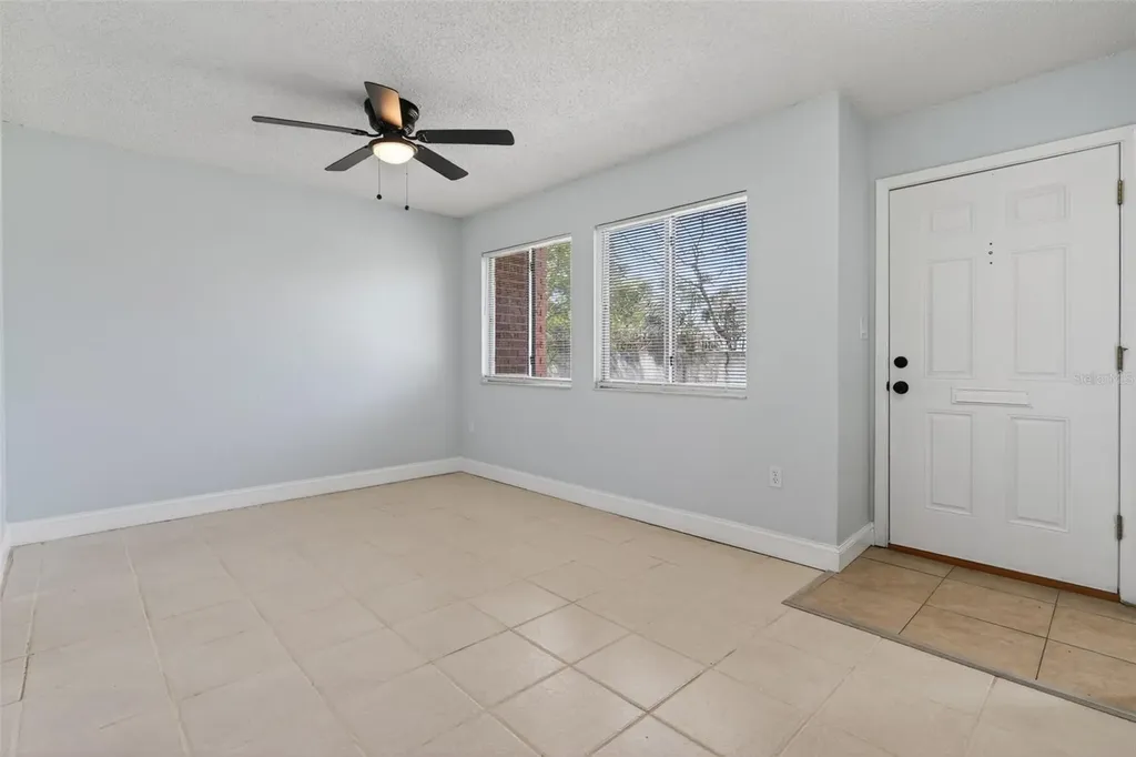 5032 Downing Street Orlando FL 32839