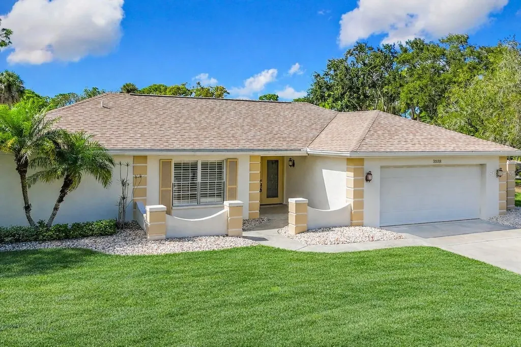 3522 Ferndell Sarasota FL 34235
