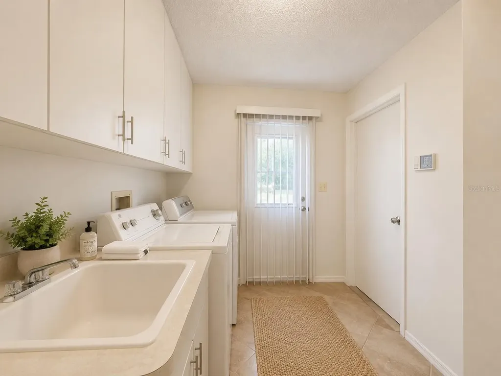 3522 Ferndell Sarasota FL 34235