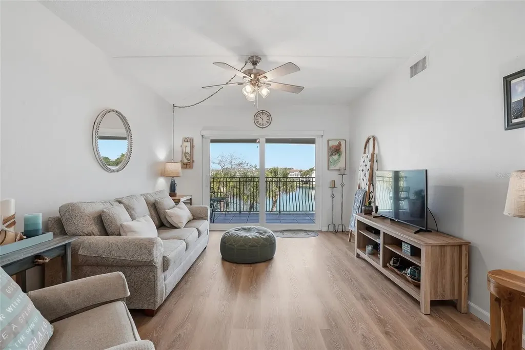 11901 Lagoon Lane Treasure Island FL 33706