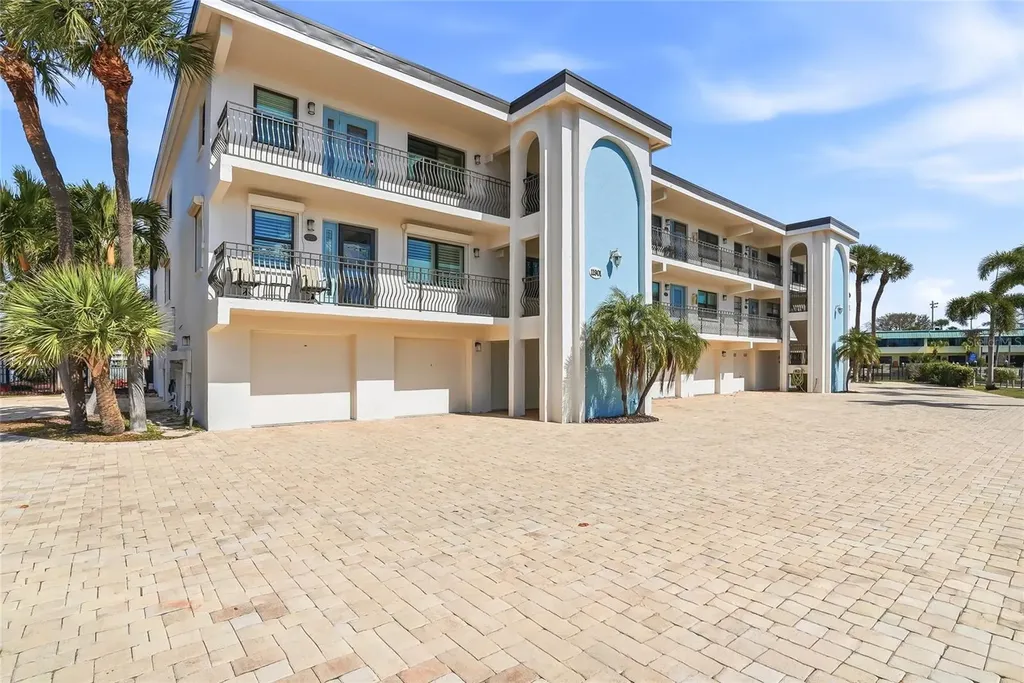 11901 Lagoon Lane Treasure Island FL 33706