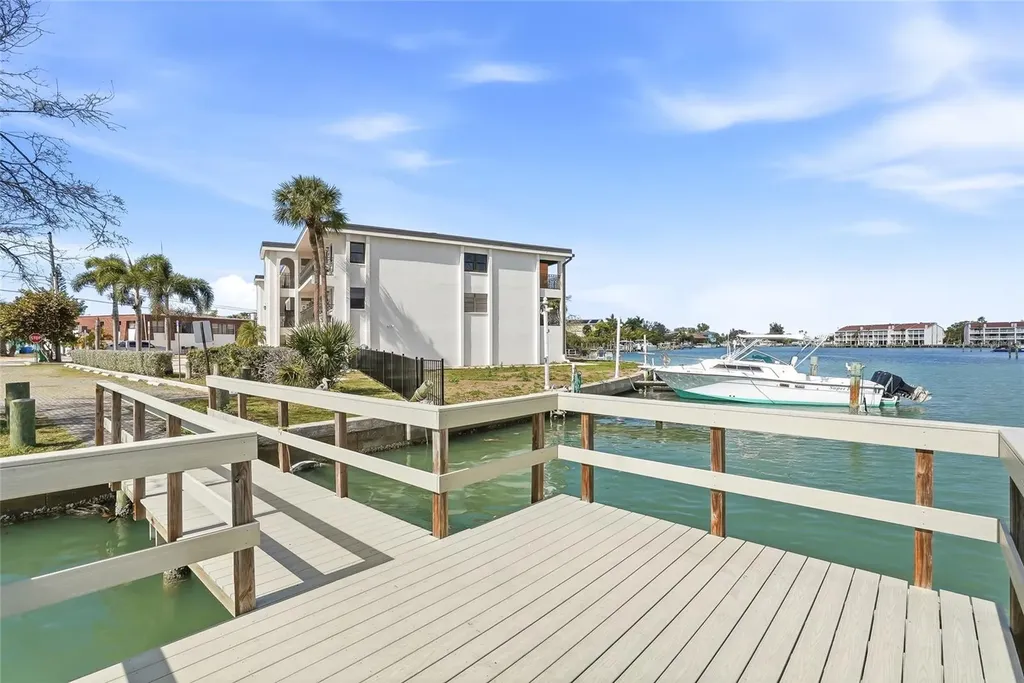 11901 Lagoon Lane Treasure Island FL 33706