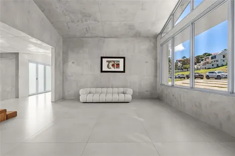 13 Surfside Humacao PR 00791