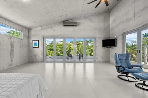 13 Surfside Humacao PR 00791
