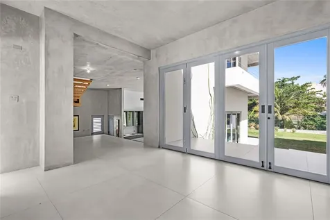 13 Surfside Humacao PR 00791