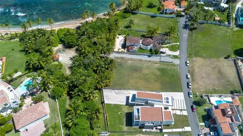 13 Surfside Humacao PR 00791