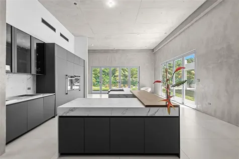 13 Surfside Humacao PR 00791