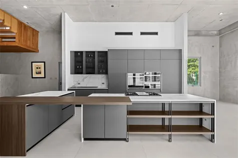 13 Surfside Humacao PR 00791