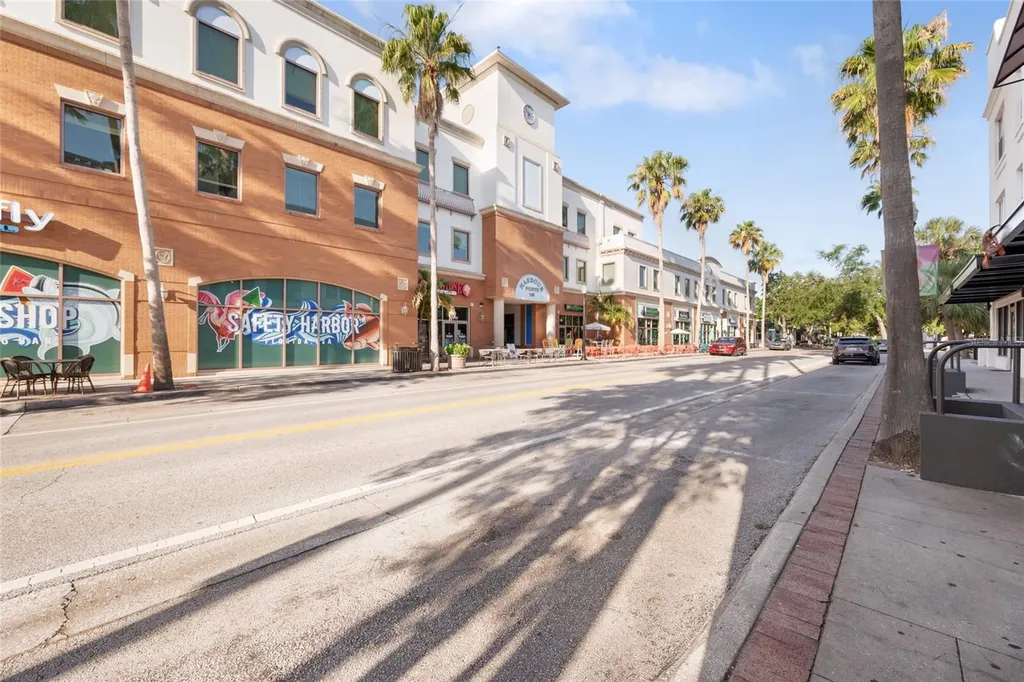 511 Longfellow Court Safety Harbor FL 34695