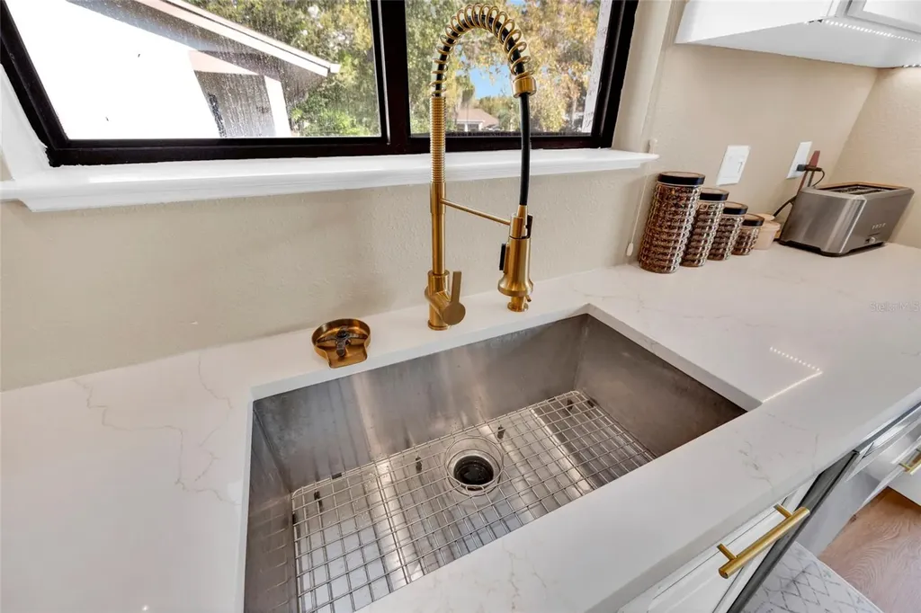 511 Longfellow Court Safety Harbor FL 34695