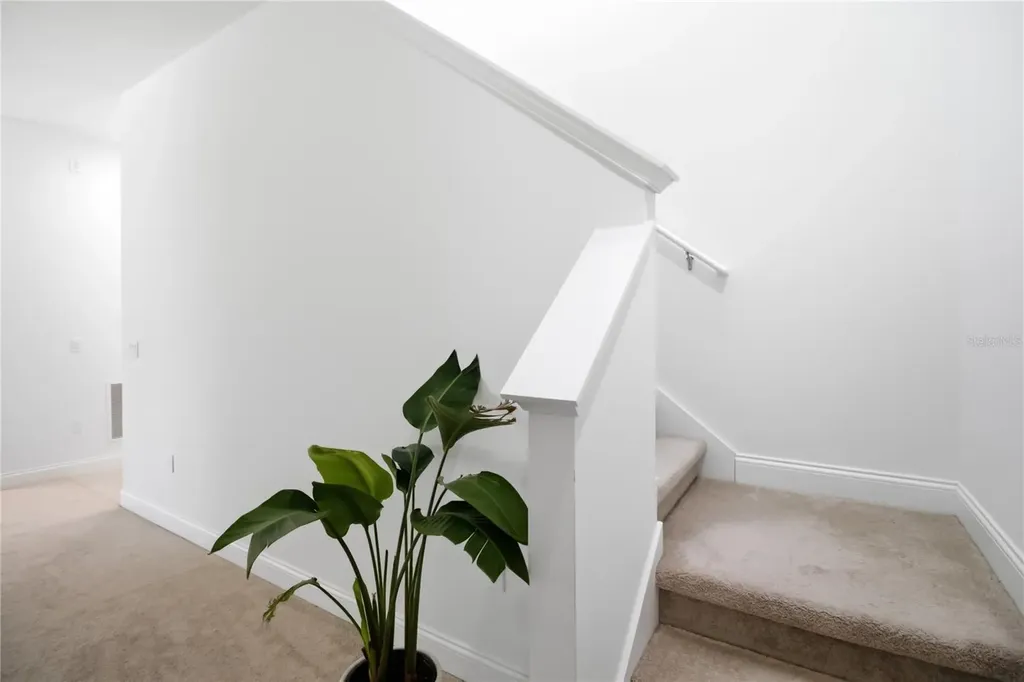 827 Dennis Avenue Orlando FL 32807