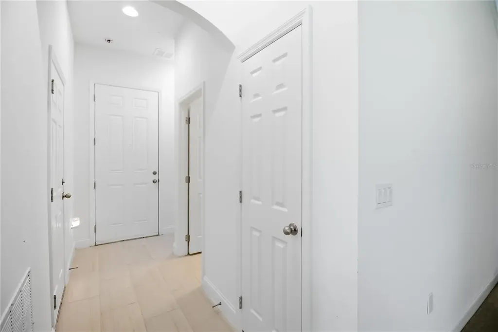 827 Dennis Avenue Orlando FL 32807