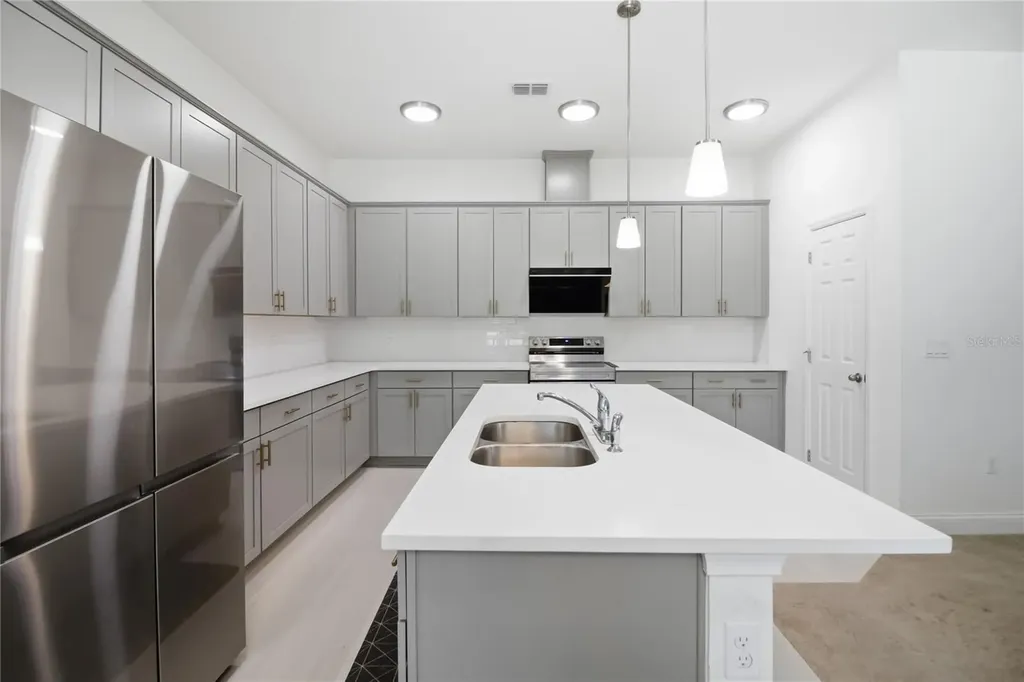 827 Dennis Avenue Orlando FL 32807