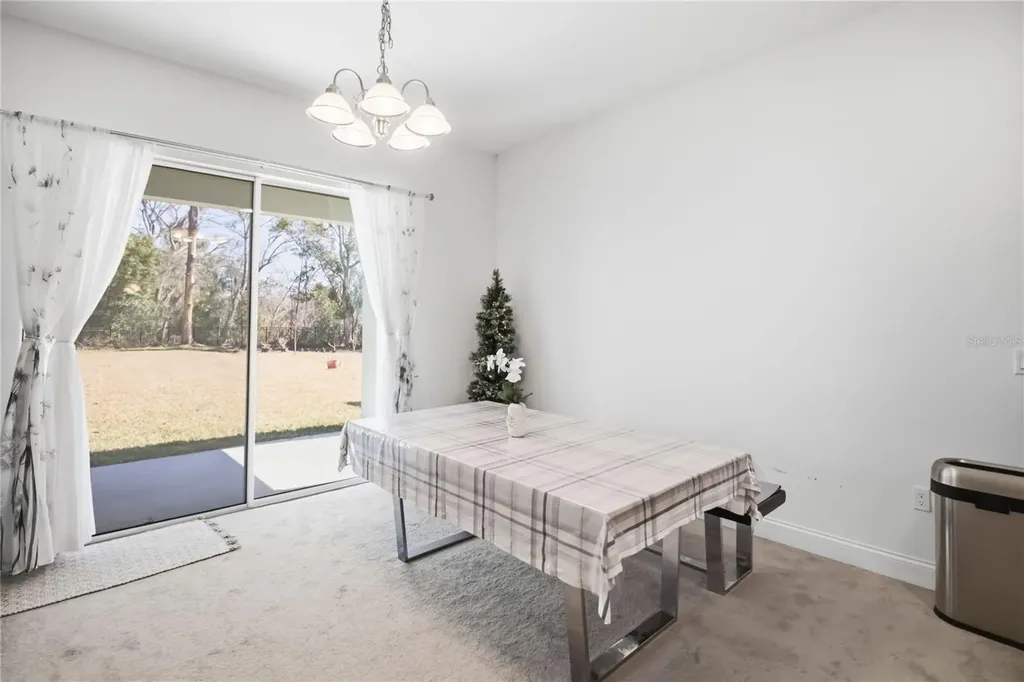 827 Dennis Avenue Orlando FL 32807