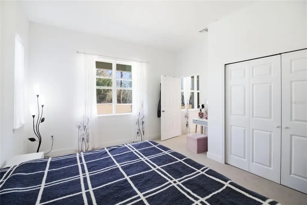 827 Dennis Avenue Orlando FL 32807