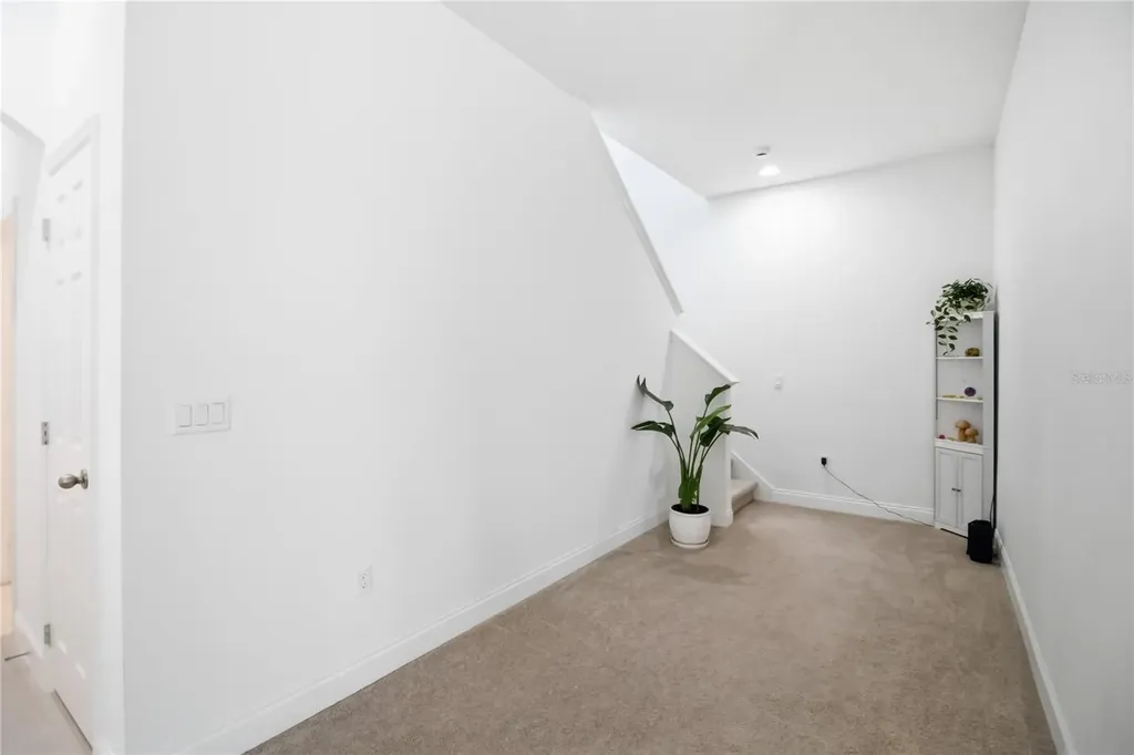 827 Dennis Avenue Orlando FL 32807