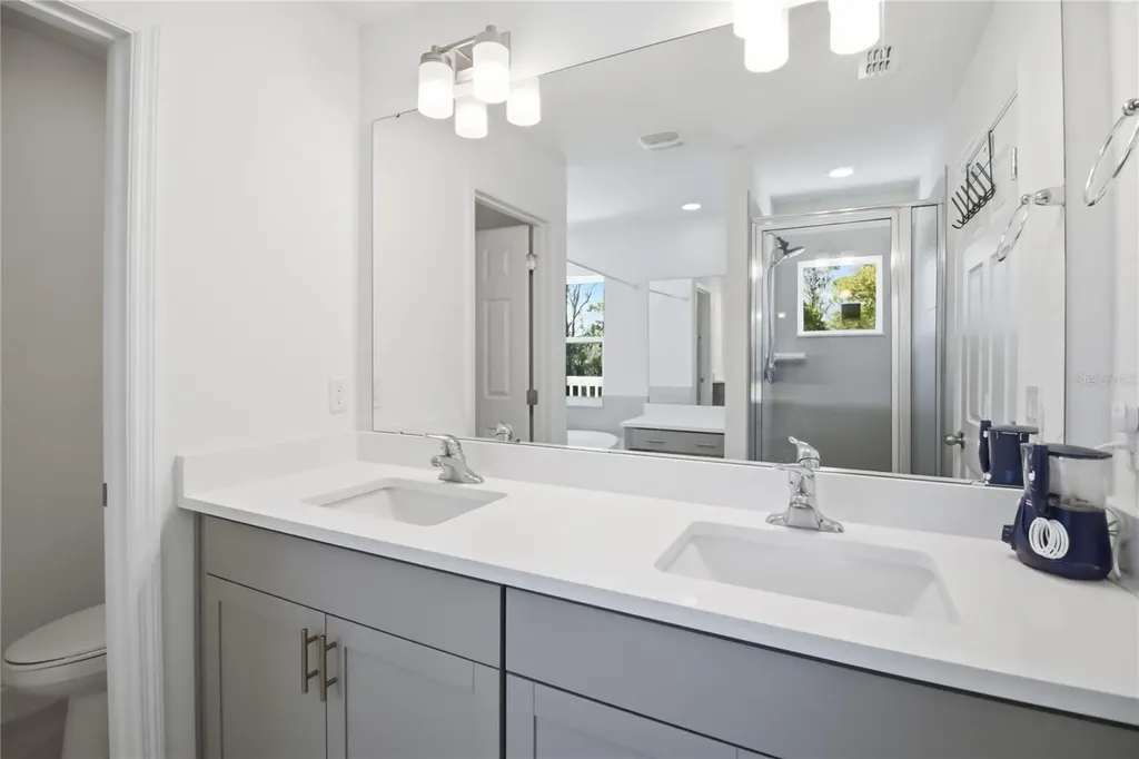 827 Dennis Avenue Orlando FL 32807