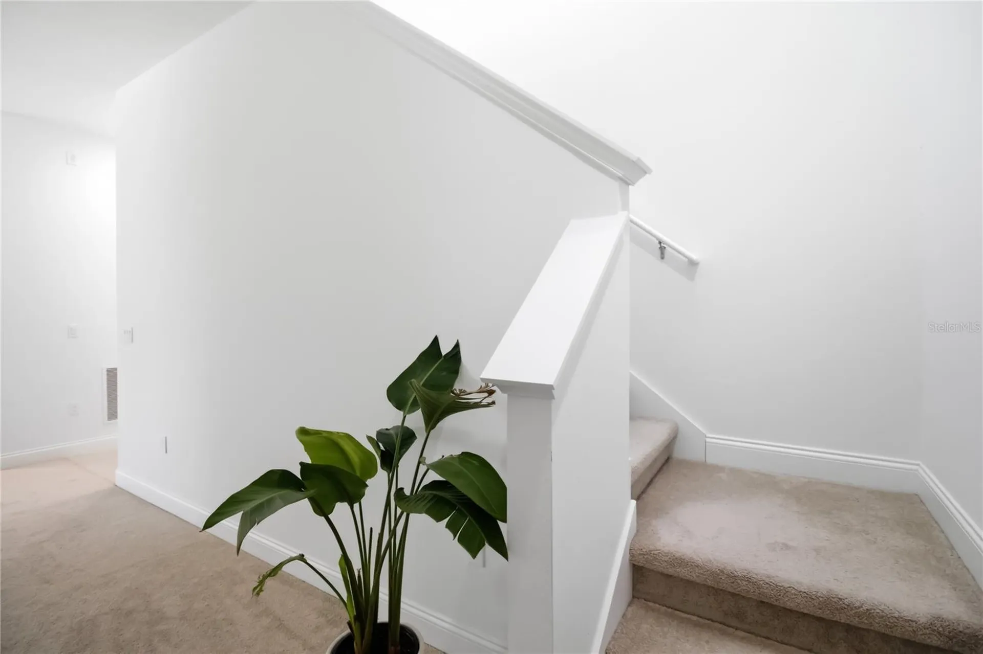 827 Dennis Avenue Orlando FL 32807