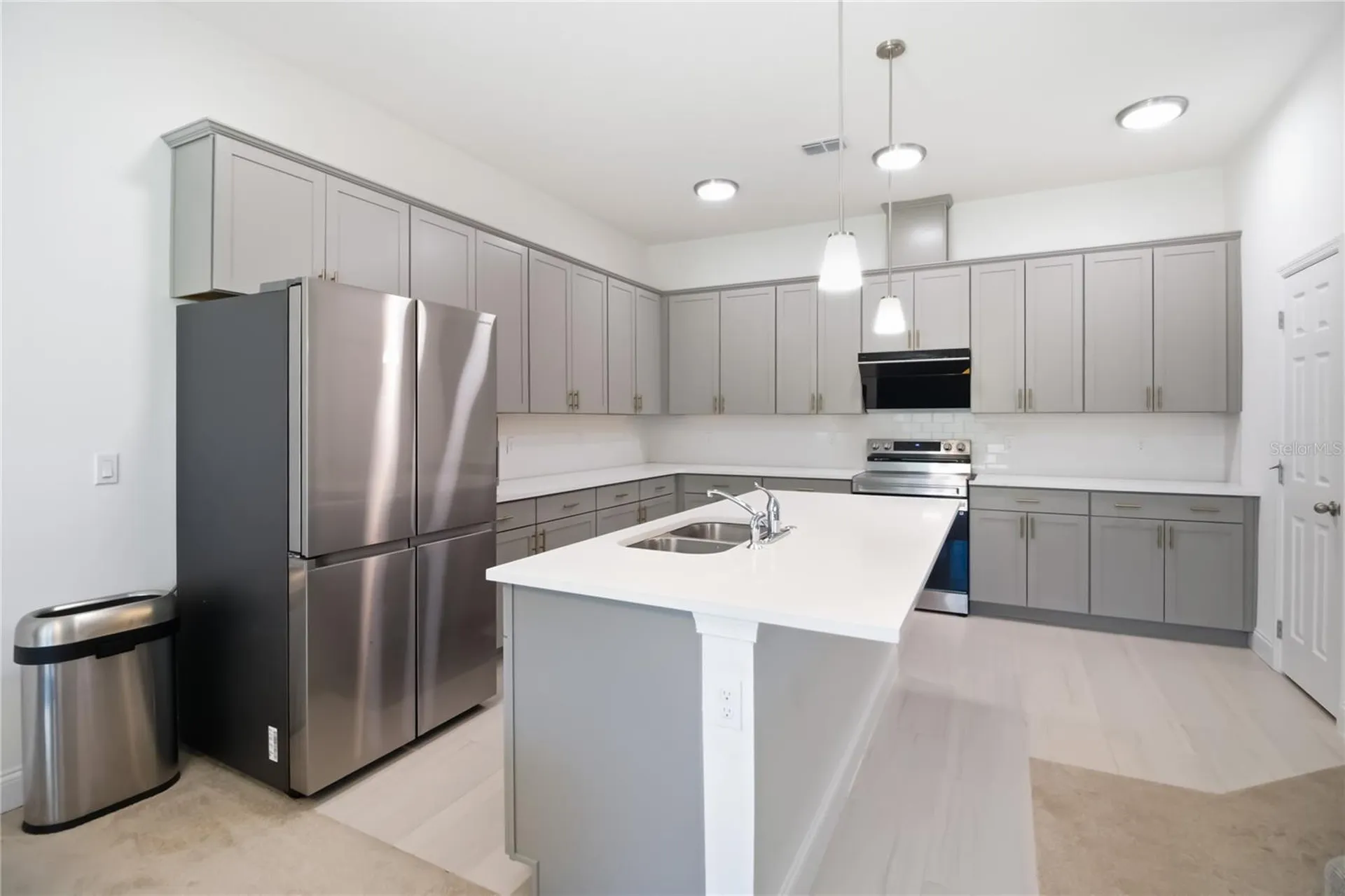 827 Dennis Avenue Orlando FL 32807