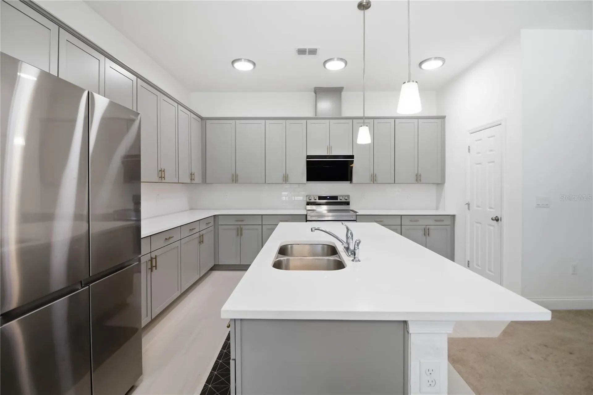 827 Dennis Avenue Orlando FL 32807