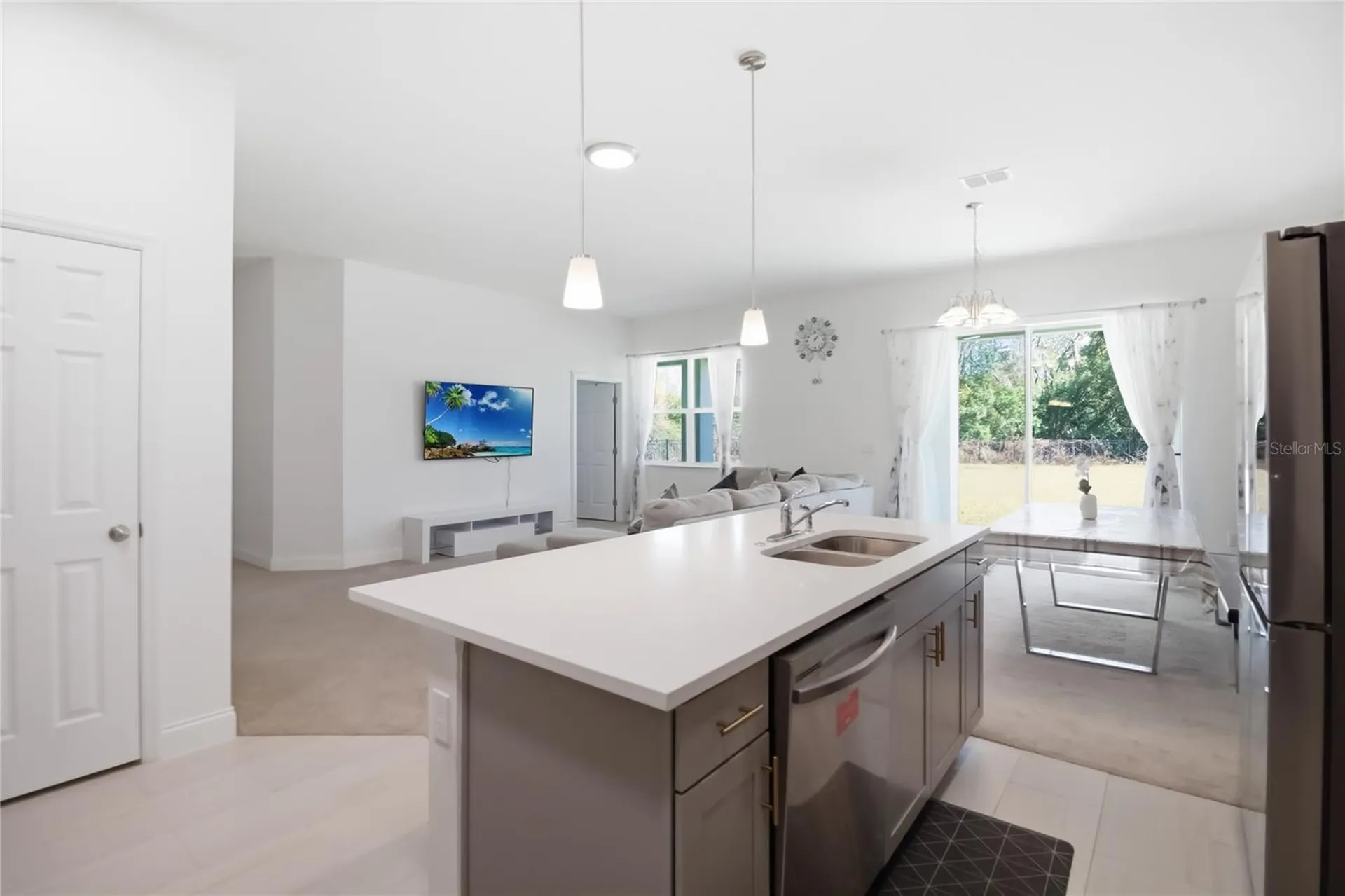 827 Dennis Avenue Orlando FL 32807