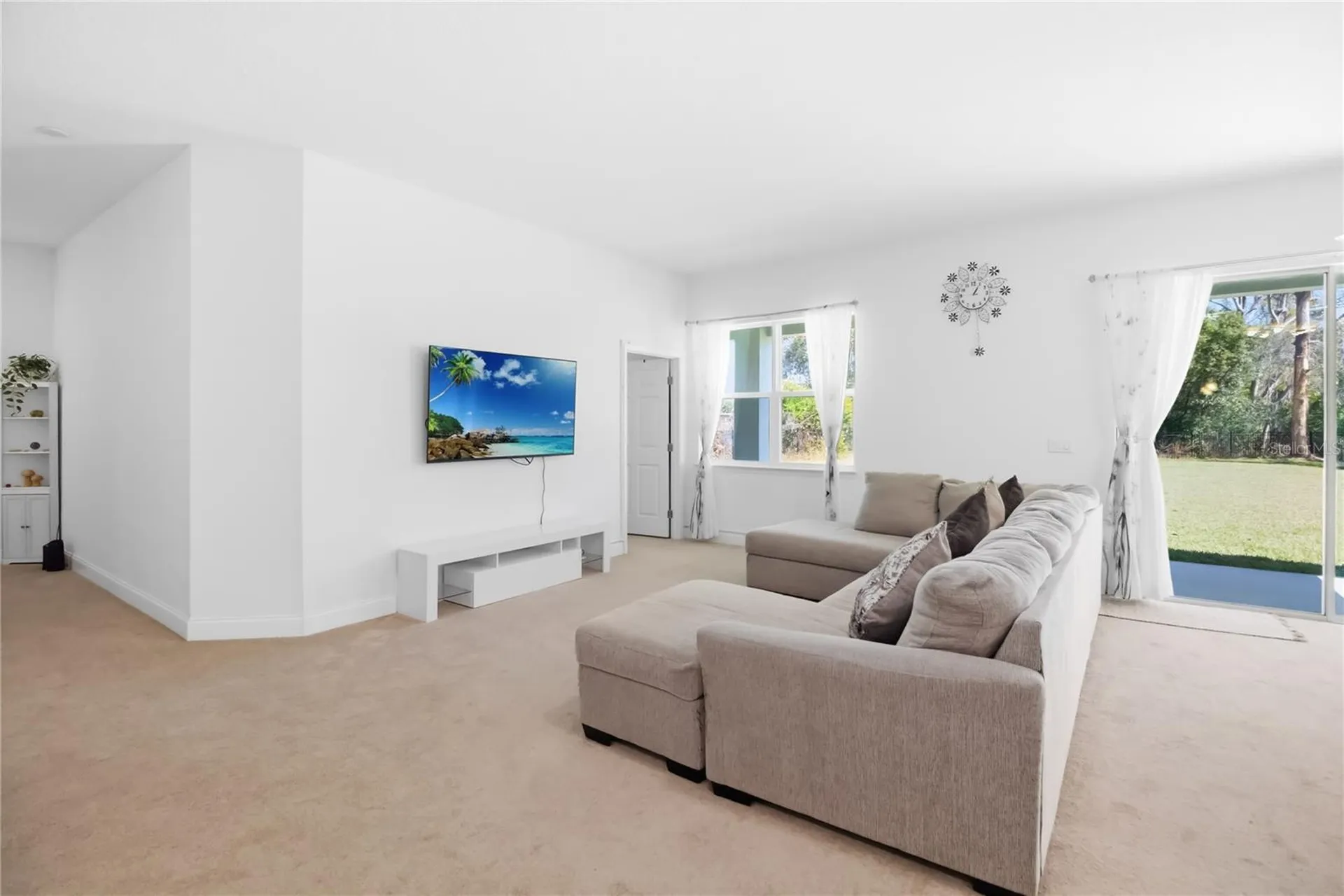 827 Dennis Avenue Orlando FL 32807